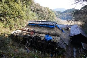 茅葺屋根の葺き替え