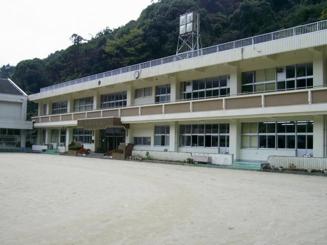 曽根小学校校舎