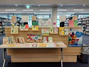 昨年度の図書館での展示画像１