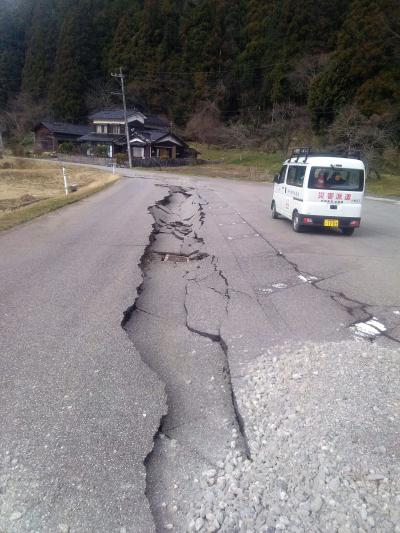 道路陥没状況