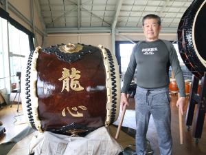 松村与士男さん