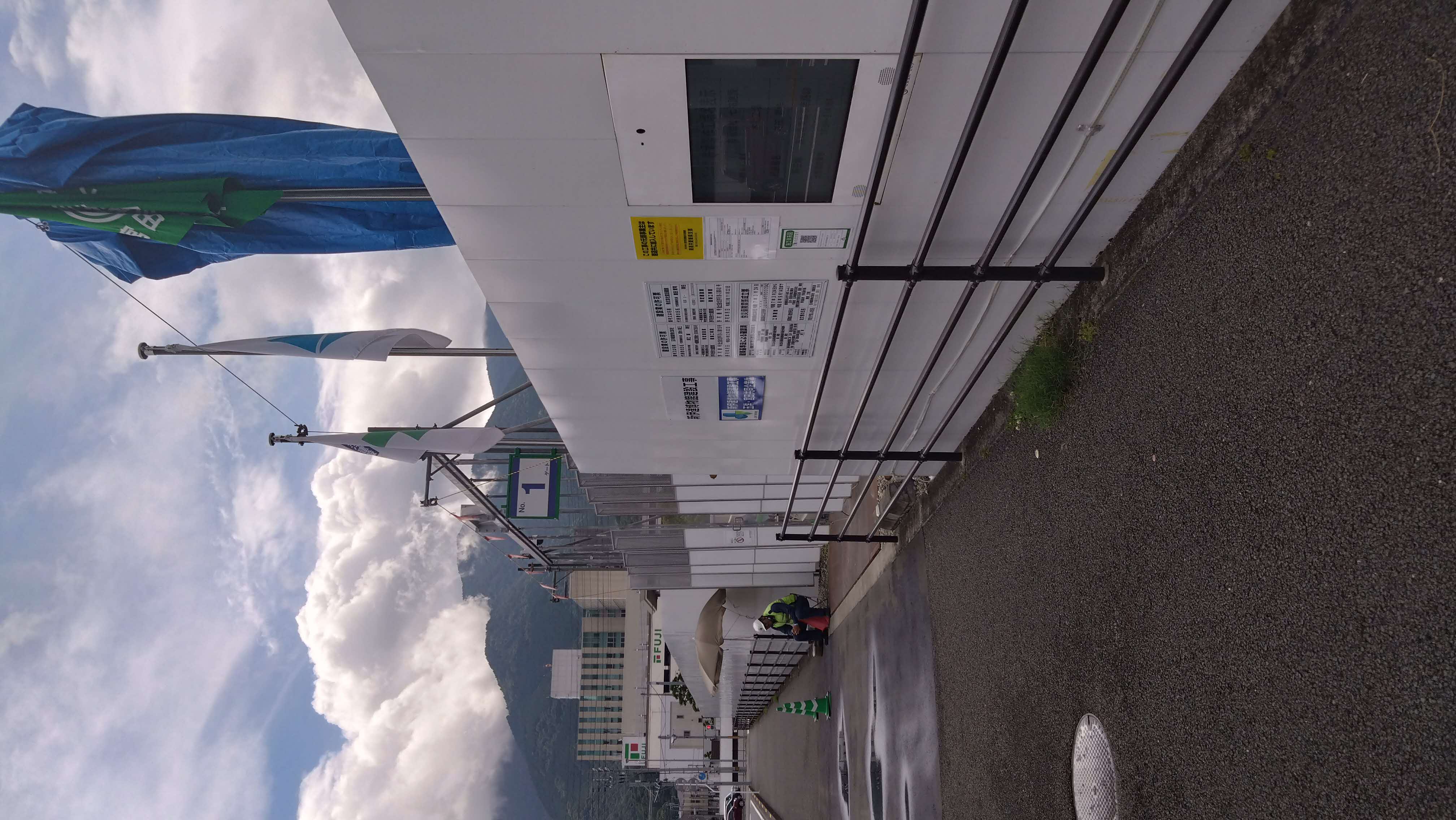 モニター1