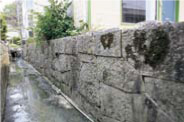 戸平門跡の石組み
