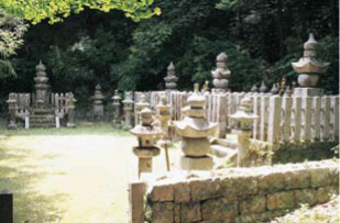 吉田藩主伊達家墓所